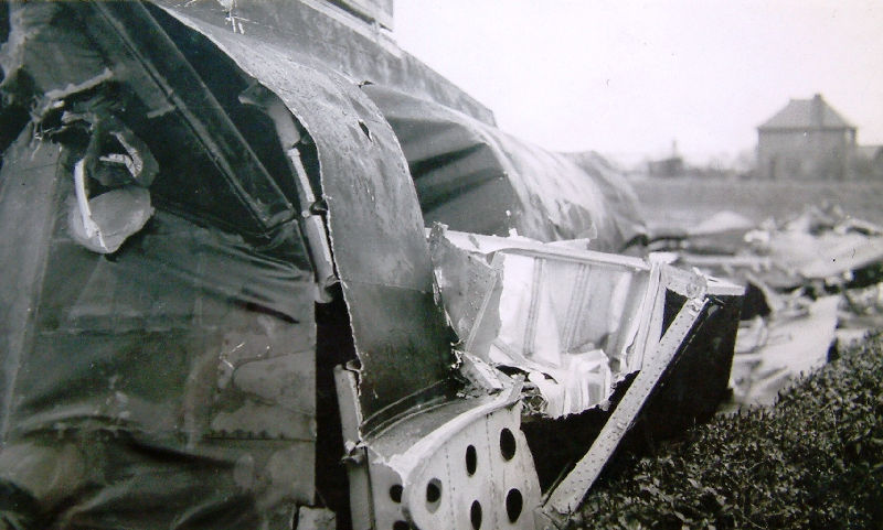 LK207 Wreckage at Potton,October 1944