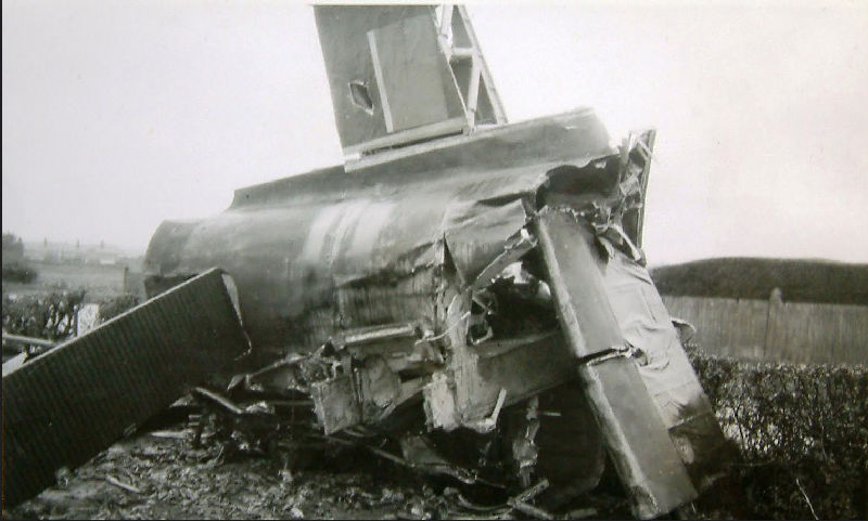 LK207 Wreckage at Potton,October 1944
